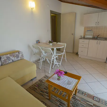 Otel Arya Apart
